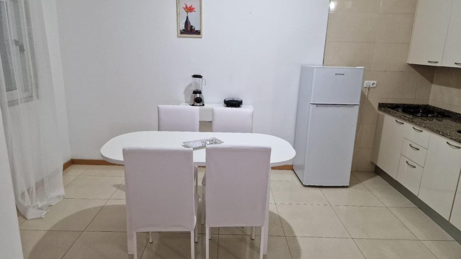 Casa De Ferias Com 2 Quartos Ou Aluguer Diaria Praia Esterno foto